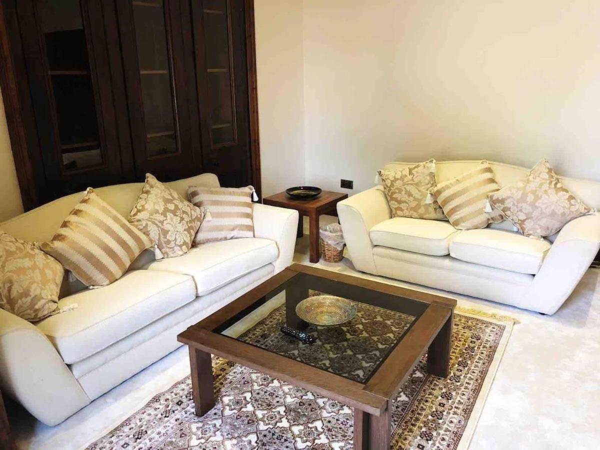 Beautiful 4-Bed Villa In Γλασκώβη Εξωτερικό φωτογραφία