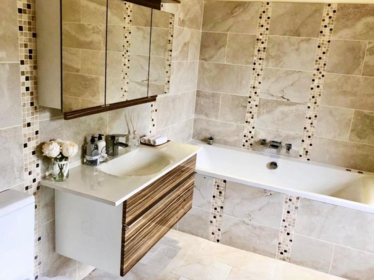 Beautiful 4-Bed Villa In Γλασκώβη Εξωτερικό φωτογραφία