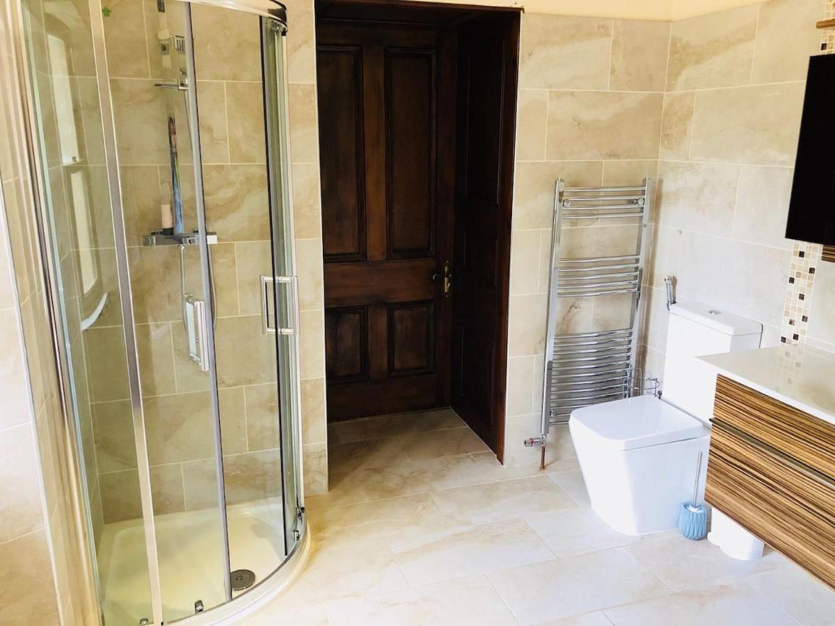 Beautiful 4-Bed Villa In Γλασκώβη Εξωτερικό φωτογραφία